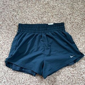 Nike Black Athletic Shorts Lightweight Performance Design